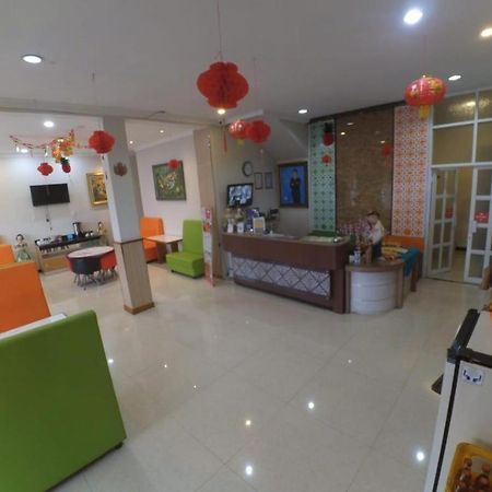 Cabin Hotel Sutomo Yogyakarta Exterior photo