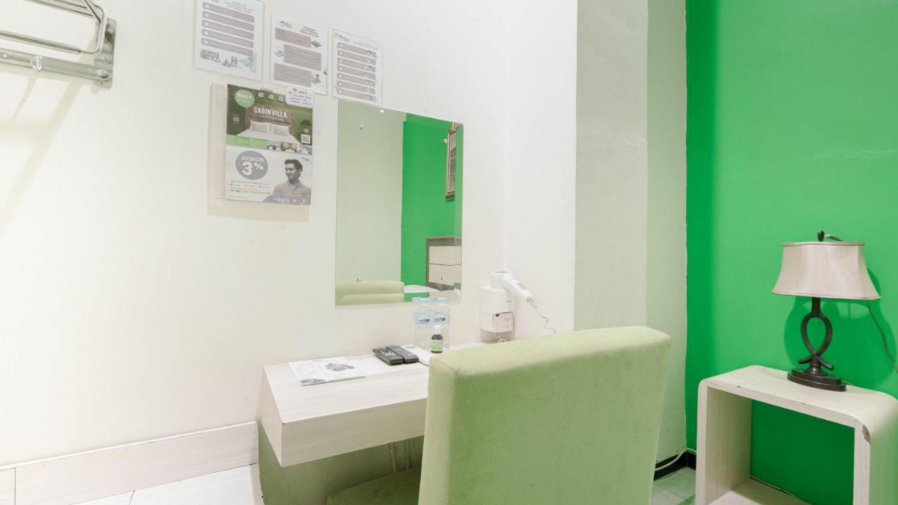 Cabin Hotel Sutomo Yogyakarta Exterior photo
