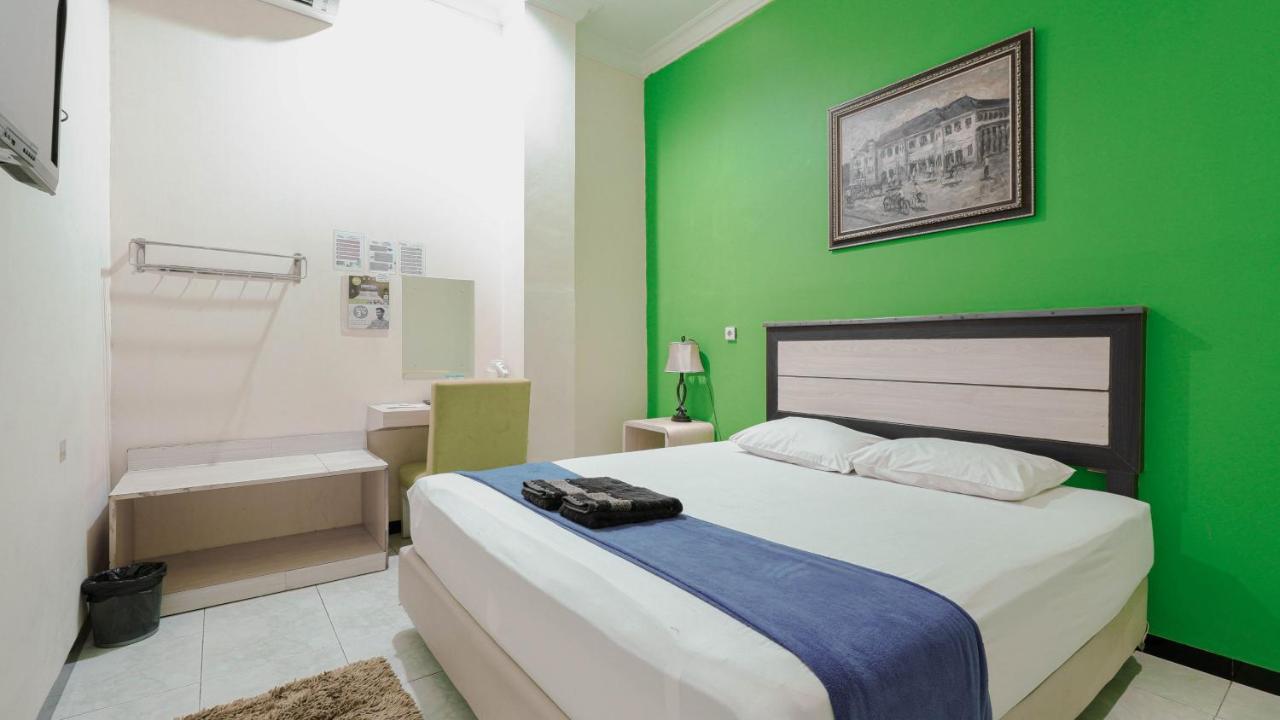 Cabin Hotel Sutomo Yogyakarta Exterior photo