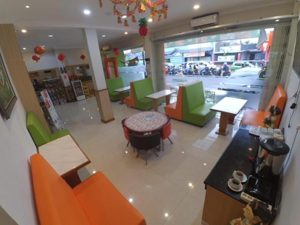 Cabin Hotel Sutomo Yogyakarta Exterior photo