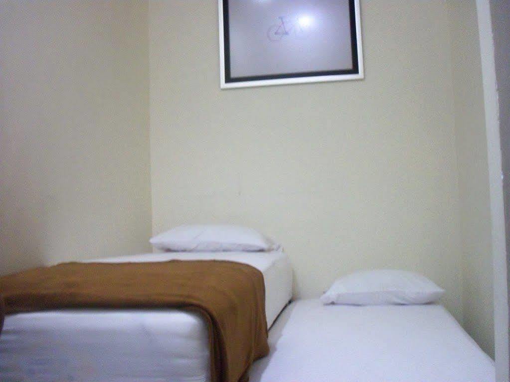 Cabin Hotel Sutomo Yogyakarta Exterior photo