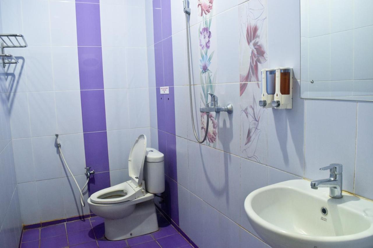 Cabin Hotel Sutomo Yogyakarta Exterior photo